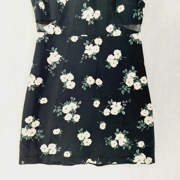 Express Floral Print With A Sweetheart Mesh Neckline Black Mini Dress P2158 - Picture 2 of 7